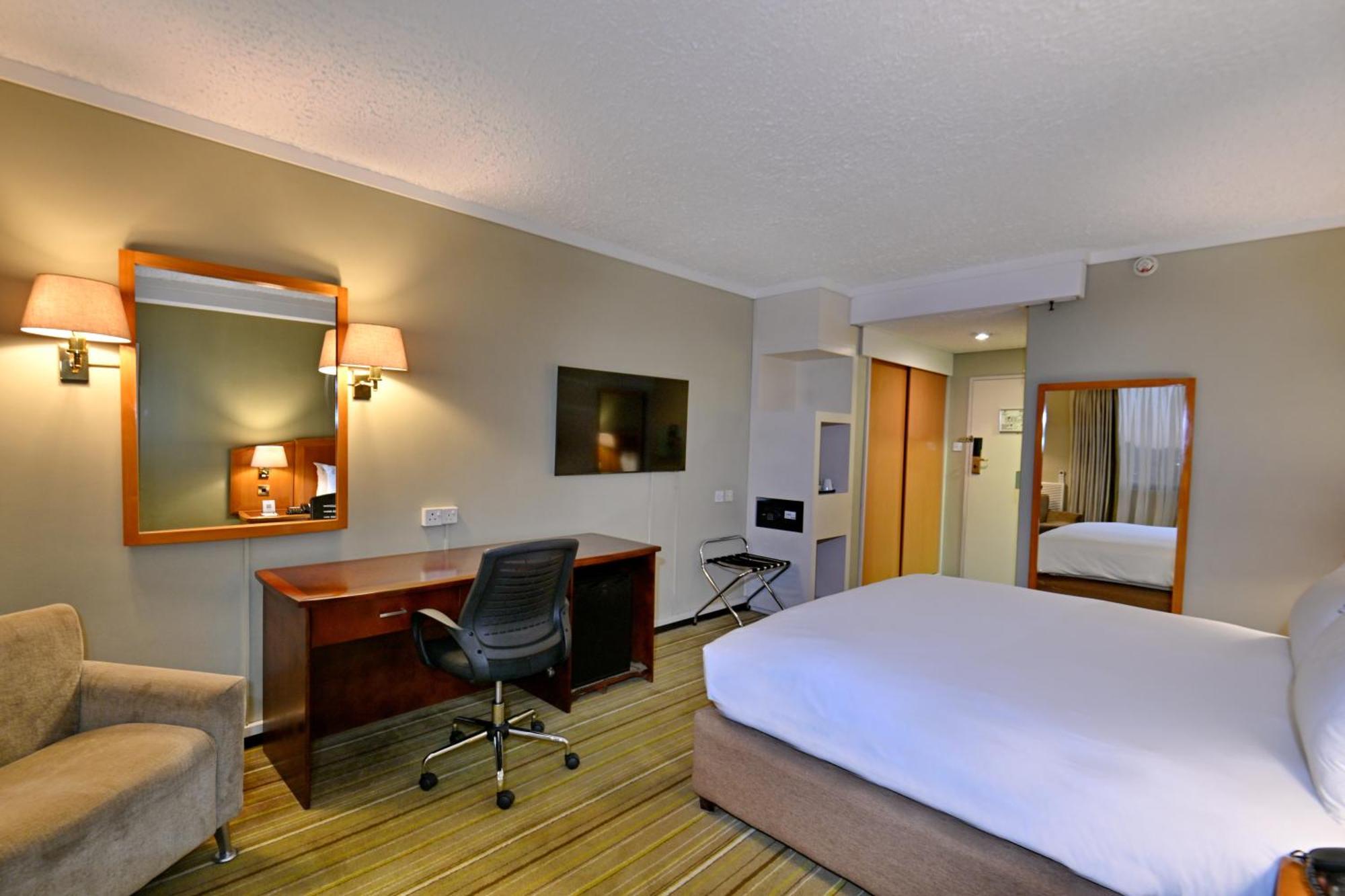 Holiday Inn - Harare By Ihg Exterior photo